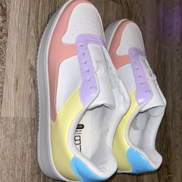 Beautiful New HandPainted Shoes MultiColor - Picture 7 of 8